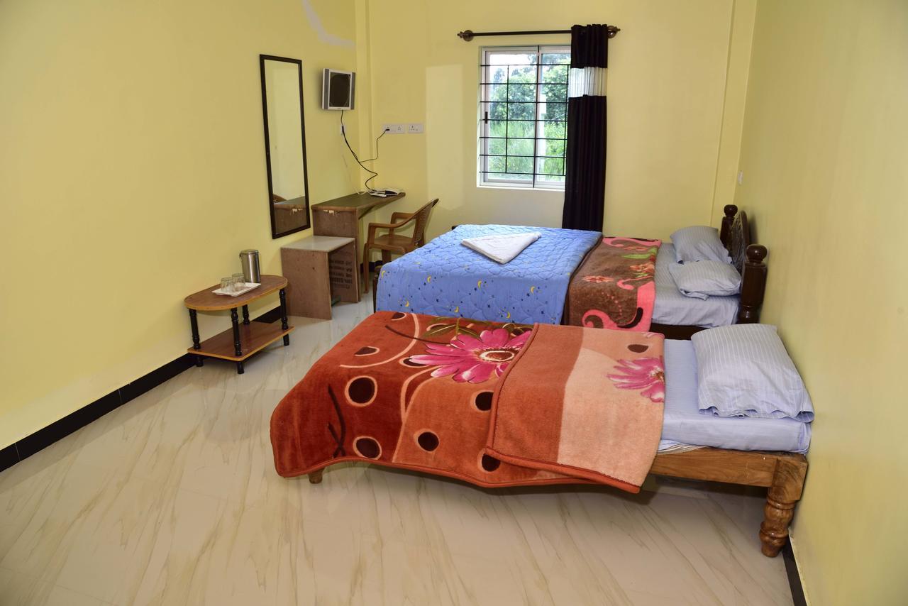 J R Mist Valley Inn Udagamandalam Exterior photo